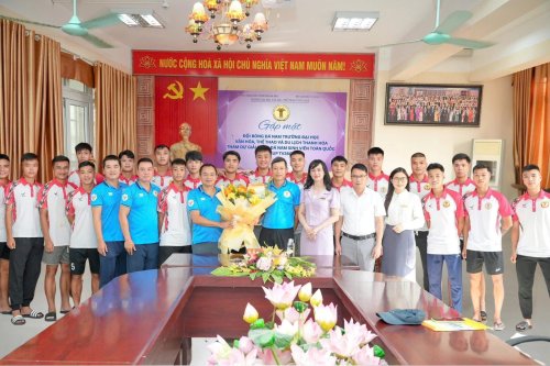 ảnh b&igrave;a b&oacute;ng đ&aacute;.jpg