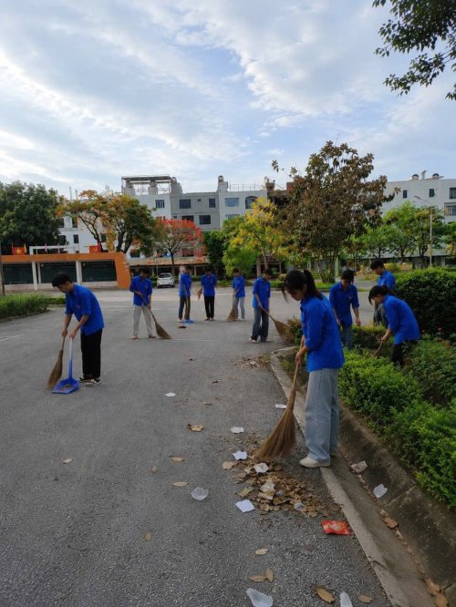 dọn vsinh.jpg