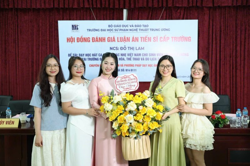 đoàn hội tặng.jpg