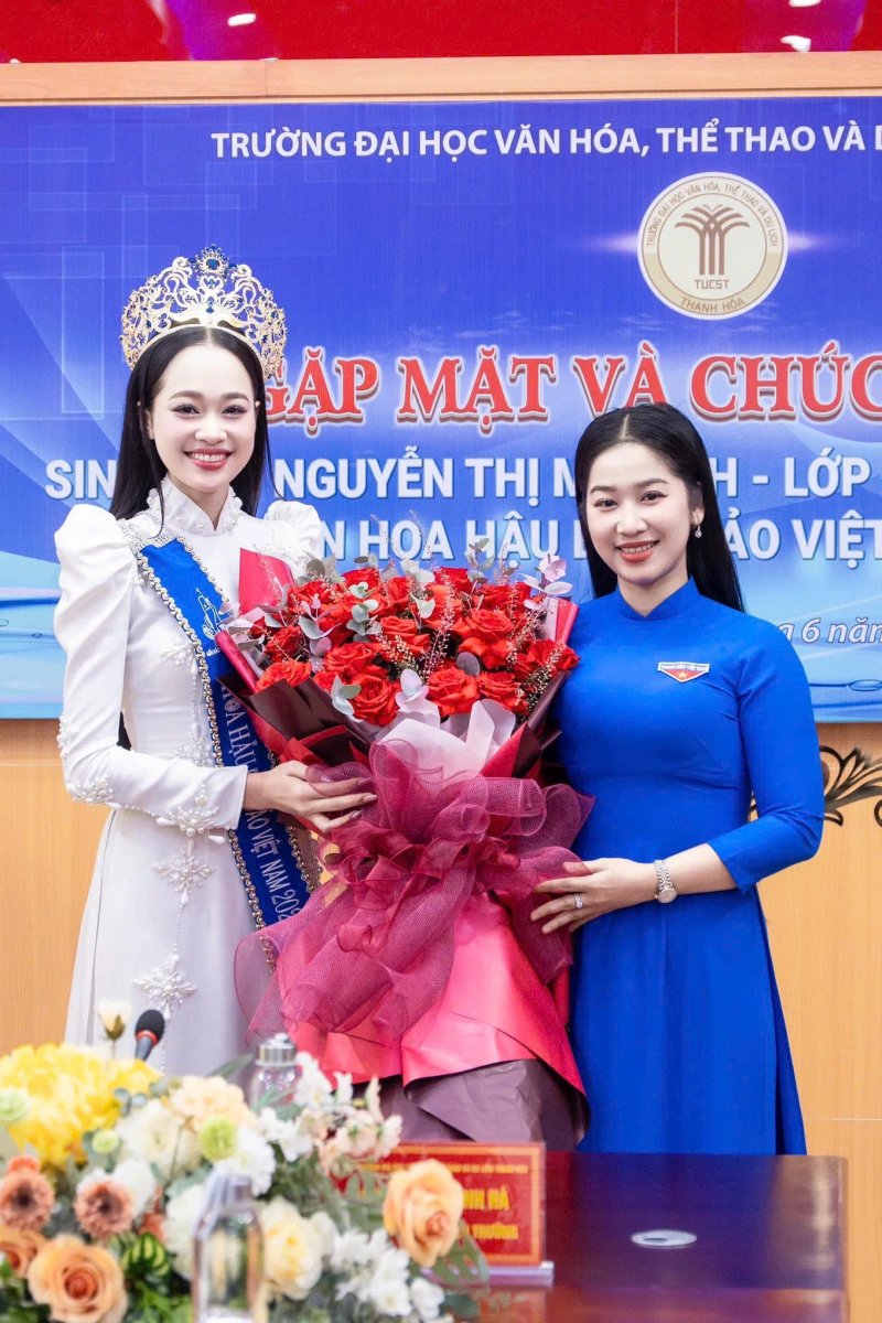 gen-h-LAM TẶNG HOA.jpg