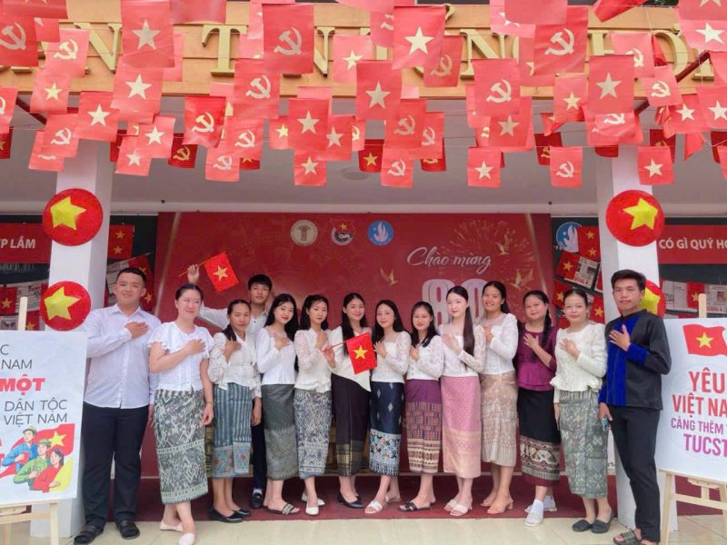 hs lào đăng web.jpg