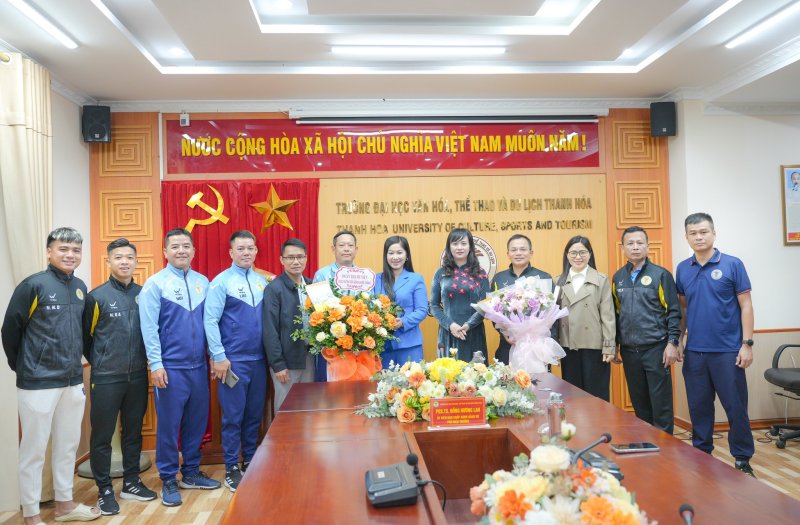 đội b&oacute;ng ảnh b&agrave;i.jpg